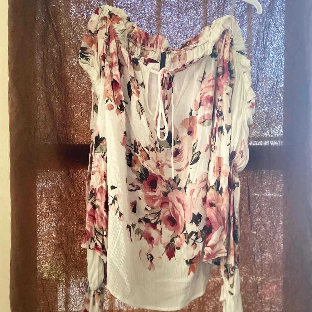 New Flower ruffle cold shoulder long sleeve top